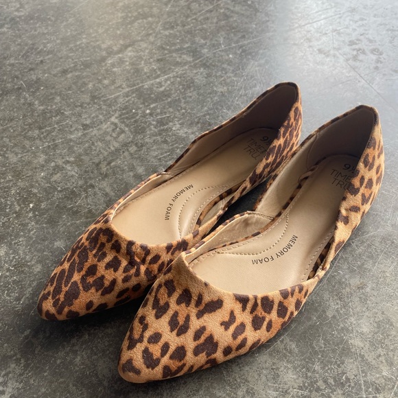 Leopard Flats - Picture 2 of 2